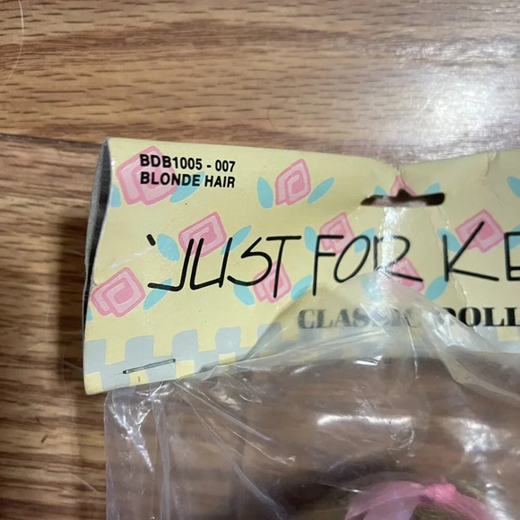 Vintage Classic 16" Doll - Picture 3 of 4